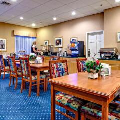 Отель Best Western Plus Suites Downtown Канада, Калгари - отзывы, цены и фото номеров - забронировать отель Best Western Plus Suites Downtown онлайн питание