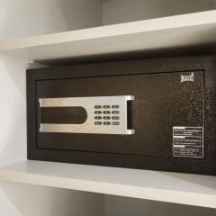 Отель Endless Suites Taksim сейф в номере