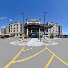 Отель Best Western Premier Freeport Inn Calgary Airport Канада, Калгари - отзывы, цены и фото номеров - забронировать отель Best Western Premier Freeport Inn Calgary Airport онлайн городской автобус