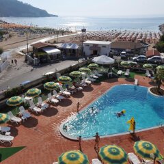 Morcavallo Hotel & Wellness бассейн фото 3