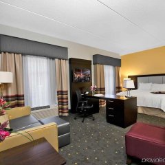 Отель Hampton Inn & Suites Raleigh Downtown США, Роли - отзывы, цены и фото номеров - забронировать отель Hampton Inn & Suites Raleigh Downtown онлайн комната для гостей фото 4