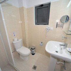 Отель Santa Marina Hotel Apartaments Греция, Кос - отзывы, цены и фото номеров - забронировать отель Santa Marina Hotel Apartaments онлайн ванная