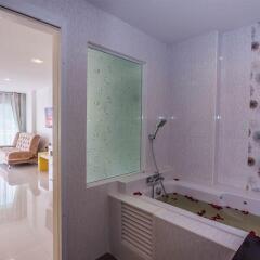 Отель Patong Holiday ванная