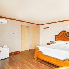 Castle Beach Tourist Hotel комната для гостей