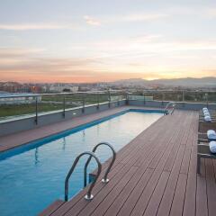 DoubleTree by Hilton Hotel Girona бассейн