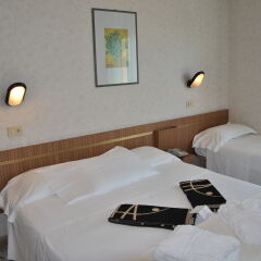 Отель Ambienthotels Panoramic сейф в номере