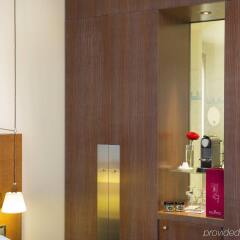 Radisson Blu Hotel Champs Elysées, Paris удобства в номере