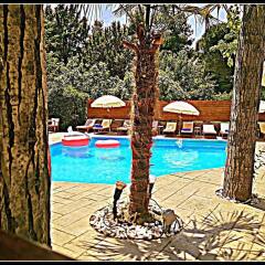 Отель Anastazia Luxury Suites & Rooms бассейн