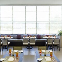 Отель AVANI Atrium Bangkok гостиничный бар