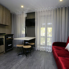 Отель Charm Flats комната для гостей фото 3