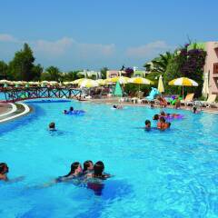 Отель VONRESORT Golden Beach - All Inclusive бассейн
