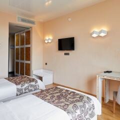 Отель Iveria Inn удобства в номере фото 5