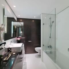 H10 Berlin Ku'damm Hotel ванная фото 3