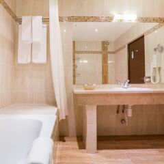 Артурс Village & SPA Hotel ванная фото 7