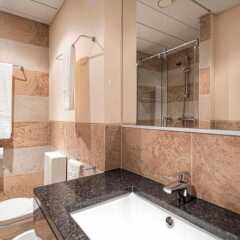 iu Hotel Luanda Cacuaco ванная
