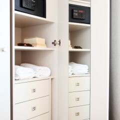 Отель City Stay Seefeld House сейф в номере