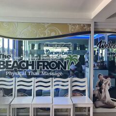 Отель The Beach Front Resort Pattaya спортивное сооружение