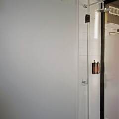 Room007 Ventura Hostel сейф в номере