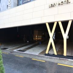 Lexy hotel парковка