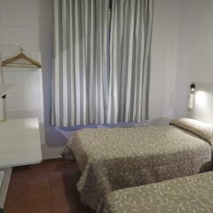 Hostel Almansa комната для гостей