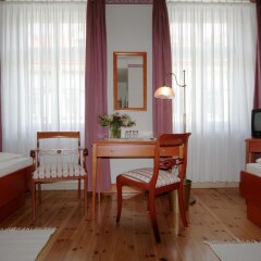 Hotel Martha Dresden сейф в номере