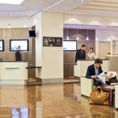 Отель Novotel Nice Arenas Aeroport интерьер отеля