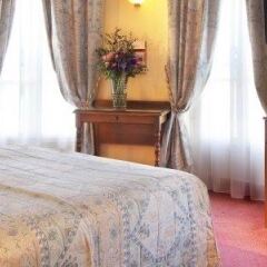 Отель The Originals Hotels Paris Paix République комната для гостей фото 21