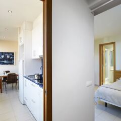 Отель Apartamentos Calvet Испания, Барселона - отзывы, цены и фото номеров - забронировать отель Apartamentos Calvet онлайн комната для гостей фото 5