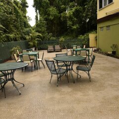 Pineapple Court Hotel