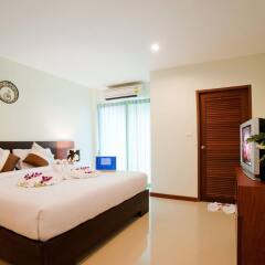 Отель Deva Suites Patong комната для гостей