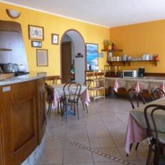 Отель Bed & Breakfast Alda Anselmi Марчиана гостиничный бар