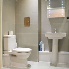 Отель 1 Bedroom Flat In Belsize Park Лондон ванная фото 2