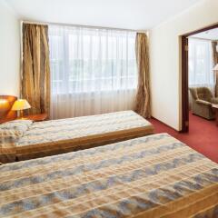 Гостиница Posadskiy Hotel в Сергиеве Посаде 7 отзывов об отеле, цены и фото номеров - забронировать гостиницу Posadskiy Hotel онлайн Сергиев Посад комната для гостей фото 2