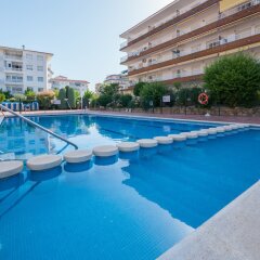 Отель Apartaments AR Lotus Испания, Бланес - отзывы, цены и фото номеров - забронировать отель Apartaments AR Lotus онлайн бассейн фото 3