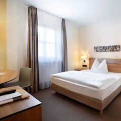 Hotel am Jakobsmarkt сейф в номере