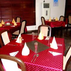 Отель Grand Inn & Suites питание