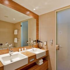 Отель Ramada Hotel & Conference Center München Messe Германия, Мюнхен - отзывы, цены и фото номеров - забронировать отель Ramada Hotel & Conference Center München Messe онлайн ванная фото 2