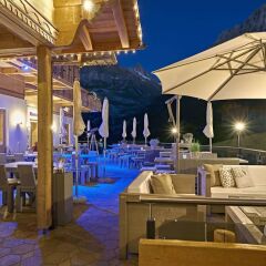 Отель Aspen Alpine Lifestyle Hotel Швейцария, Гриндельвальд - отзывы, цены и фото номеров - забронировать отель Aspen Alpine Lifestyle Hotel онлайн бассейн фото 3
