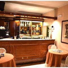 Hotel Julia гостиничный бар