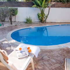 Отель Konnos Beach Villa No 5 бассейн