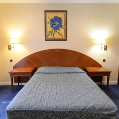 Hotel Imperial Paris сейф в номере