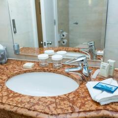 Отель Hilton London Metropole ванная фото 2