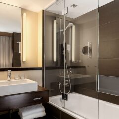 Отель Four Points by Sheraton Sihlcity Zurich Швейцария, Цюрих - отзывы, цены и фото номеров - забронировать отель Four Points by Sheraton Sihlcity Zurich онлайн ванная фото 2