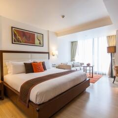 Отель Oakwood Residence Sukhumvit 24, Bangkok комната для гостей фото 2