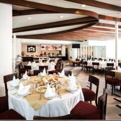 Отель A-One The Royal Cruise Hotel Pattaya Таиланд, Паттайя - отзывы, цены и фото номеров - забронировать отель A-One The Royal Cruise Hotel Pattaya онлайн питание