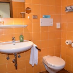Отель Angerburg Blumenhotel Аппиано-сулла-Страда-дель-Вино ванная