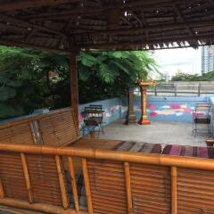 Отель Padi Madi Guest House Бангкок бассейн