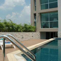 Апартаменты Bangkok Living Apartment Бангкок бассейн фото 2