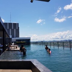 Отель Pattaya Central Sea View Pool Suite Паттайя приотельная территория фото 2