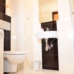 Отель erApartments Towarowa Польша, Варшава - отзывы, цены и фото номеров - забронировать отель erApartments Towarowa онлайн ванная